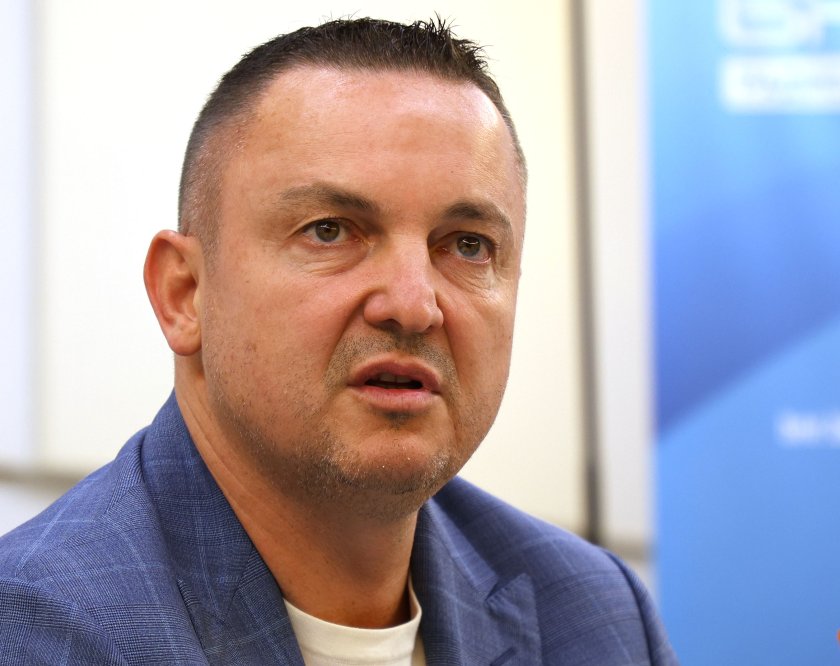 портних атаката мен точно режисирана