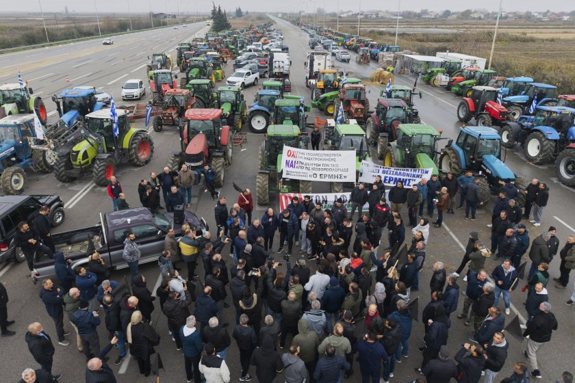 greek farmers protest continues third day