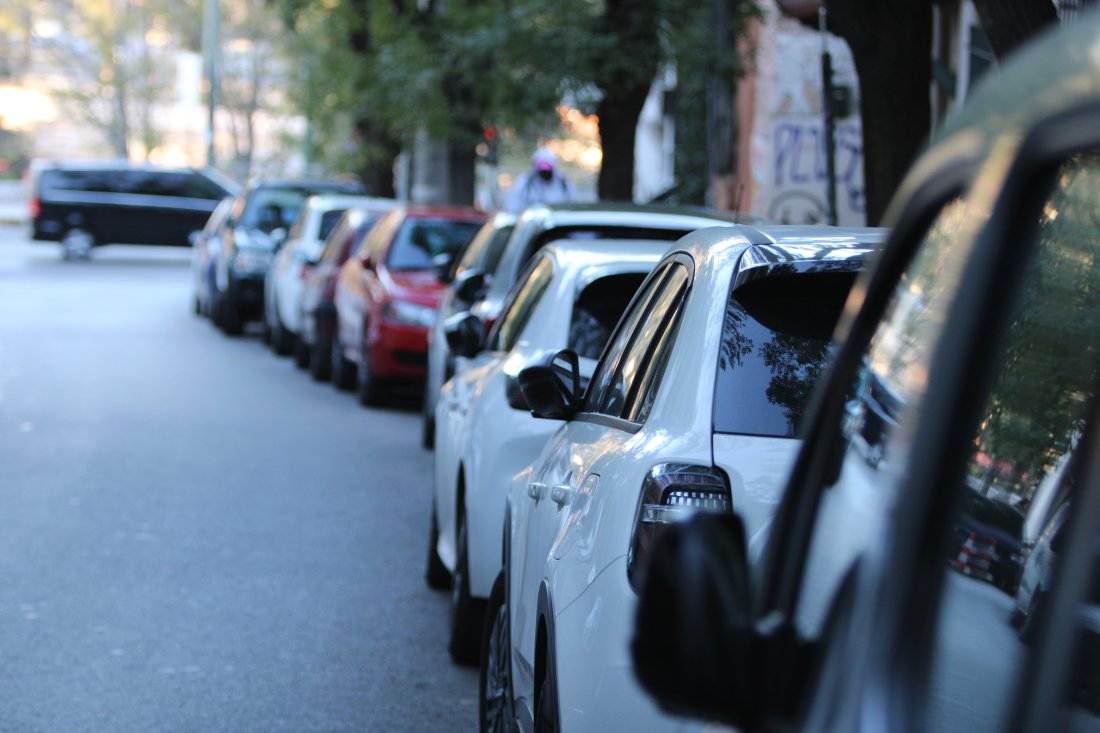 Зони и такси за паркиране - как в съседните страни се справят с проблема