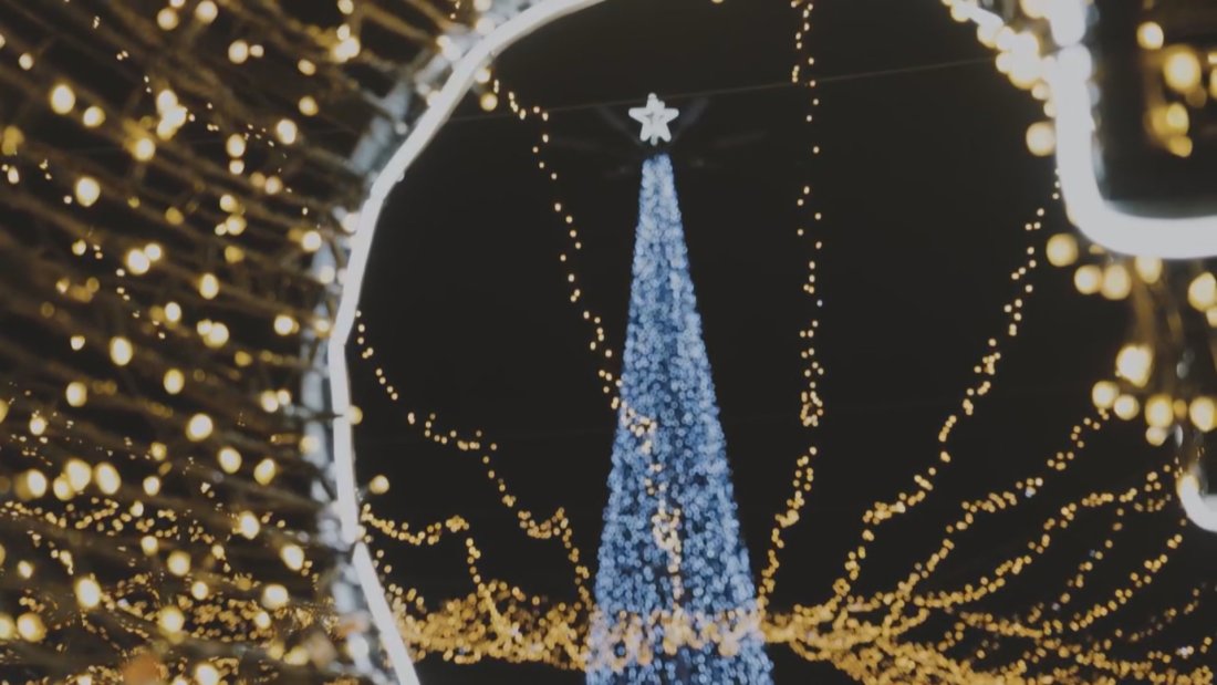 Грейна празничната украса в Елин Пелин