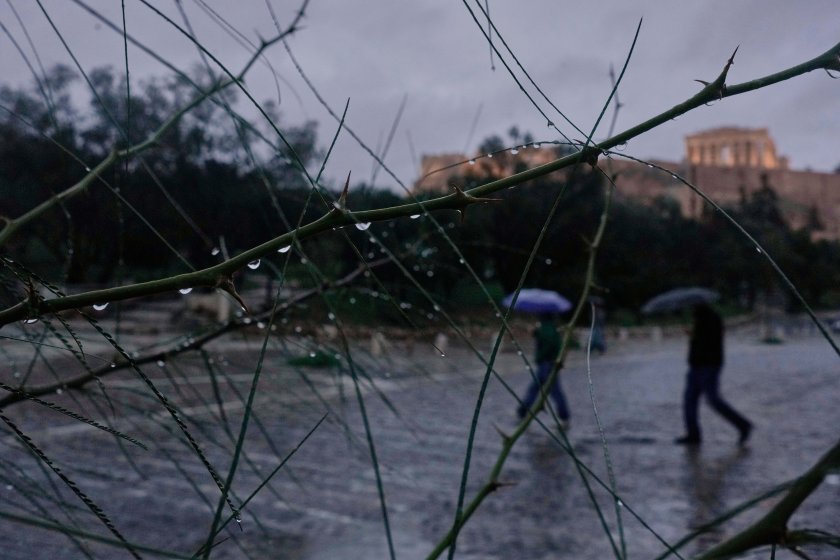 Властите в Гърция призоваха да не се пътува
