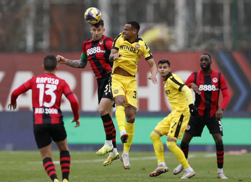 първа лига локомотив ботев галерия