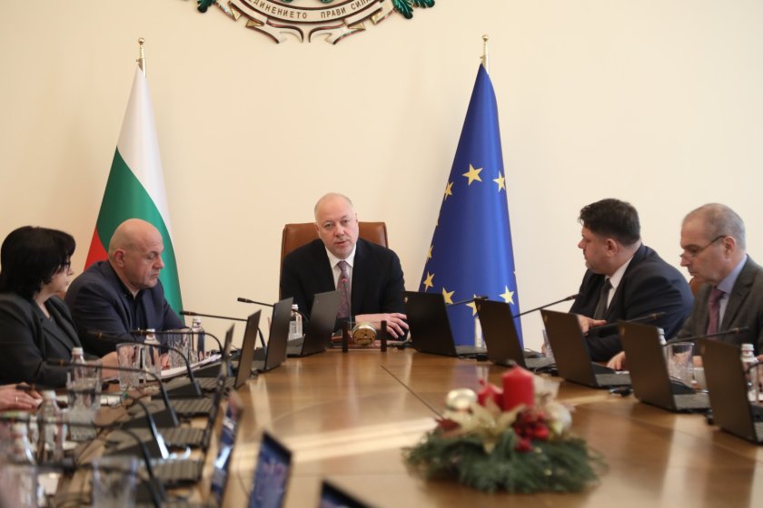 Днес ще разгледаме проект на закон с преходен характер, чиято