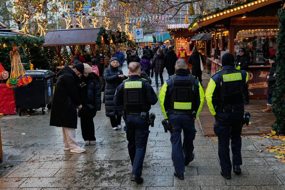 германските власти задържаха петима души подозрение планирали нападение коледен базар