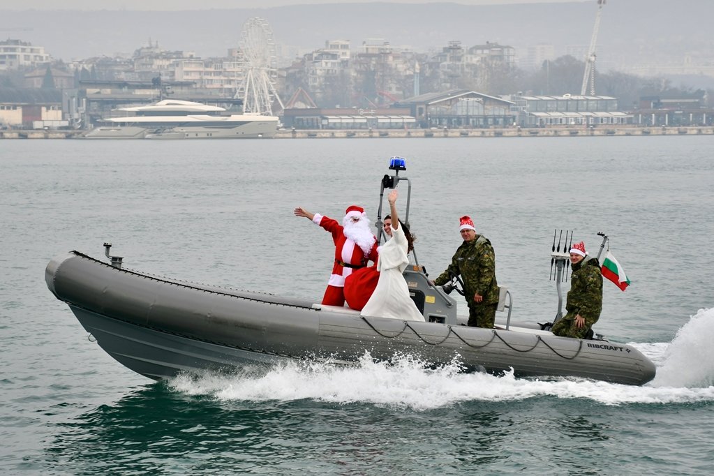 ядо коледа снежанка пристигнаха море военноморска база варна