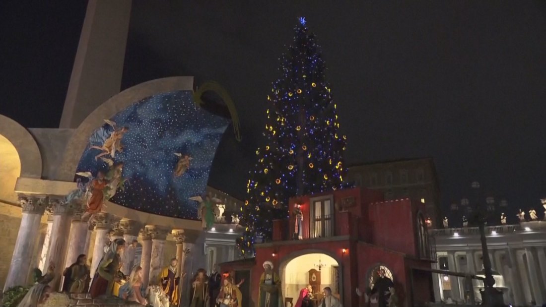 10 дни преди Коледа на площад Свети Петър във Ватикана