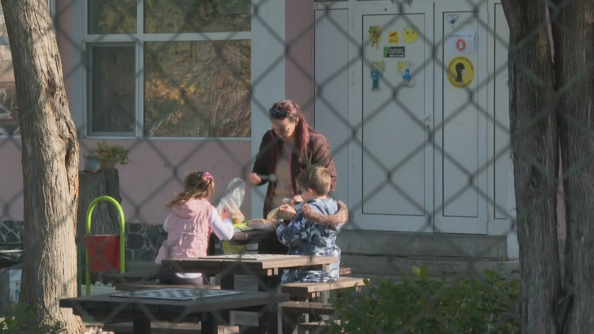 Училище Васил Левски“ в село Караджово успява да приобщи както