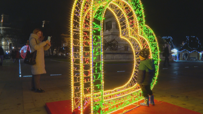 900 метра светещи гирлянди озариха русе