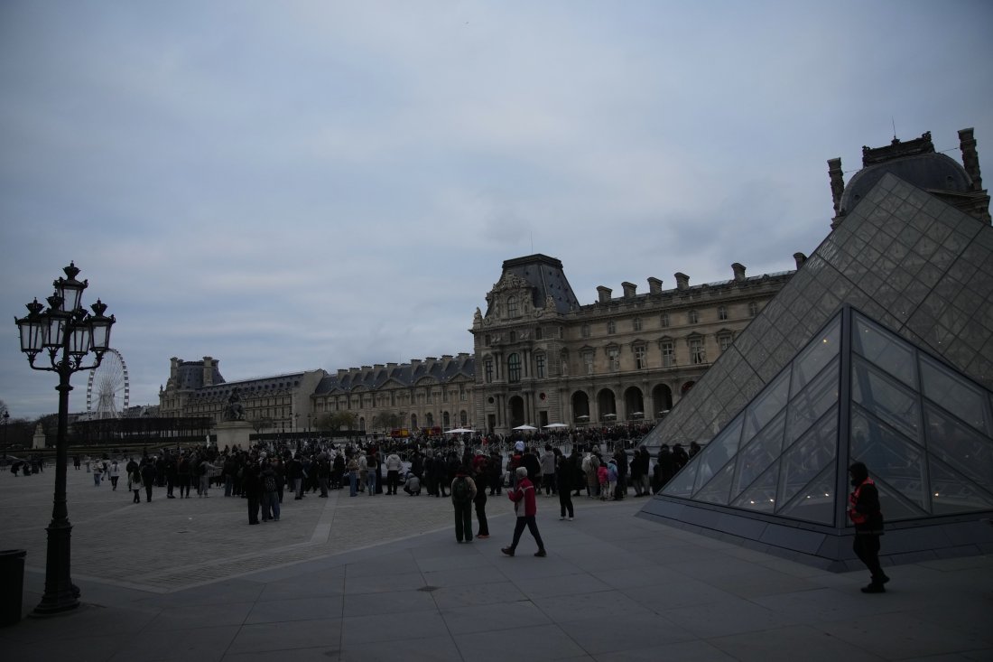 Стачка на персонала на Лувъра