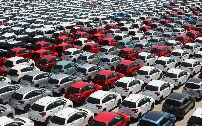 Крачка назад: ЕК смекчава правилата за продажба на нови бензинови и дизелови коли