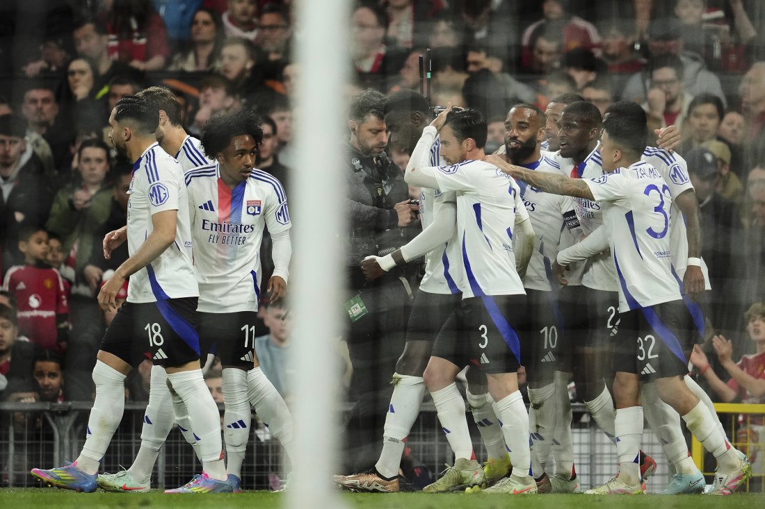 Класика изстреля Олимпик Лион напред за Купата на Франция