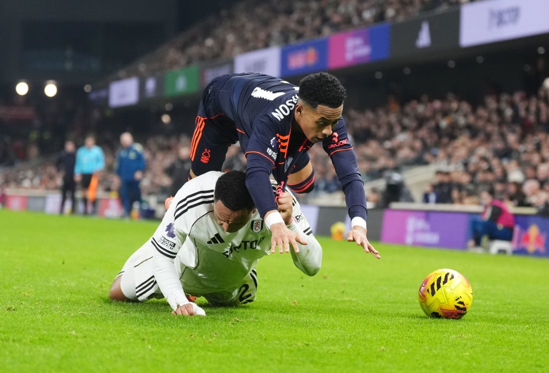 Фулъм спечели срещу Нотингам Форест, Хименес се разписа от дузпа