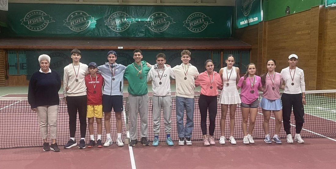 Ясни са финалистите на Държавното лично първенство по тенис на закрито до 16- годишна възраст