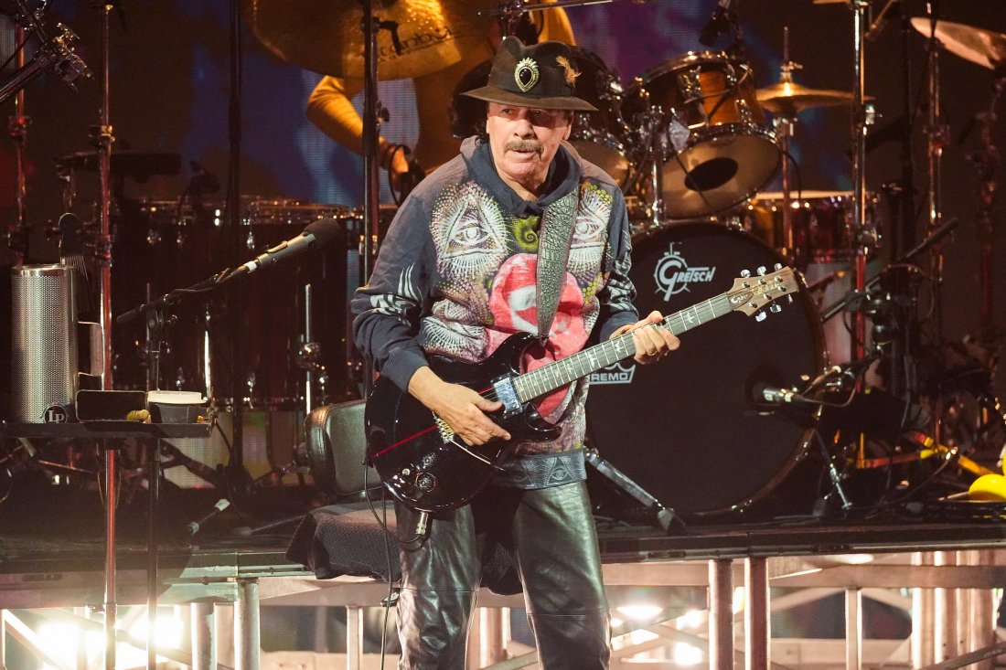 шер уитни хюстън пол саймън карлос сантана бъдат удостоени почетни награди грамиldquo