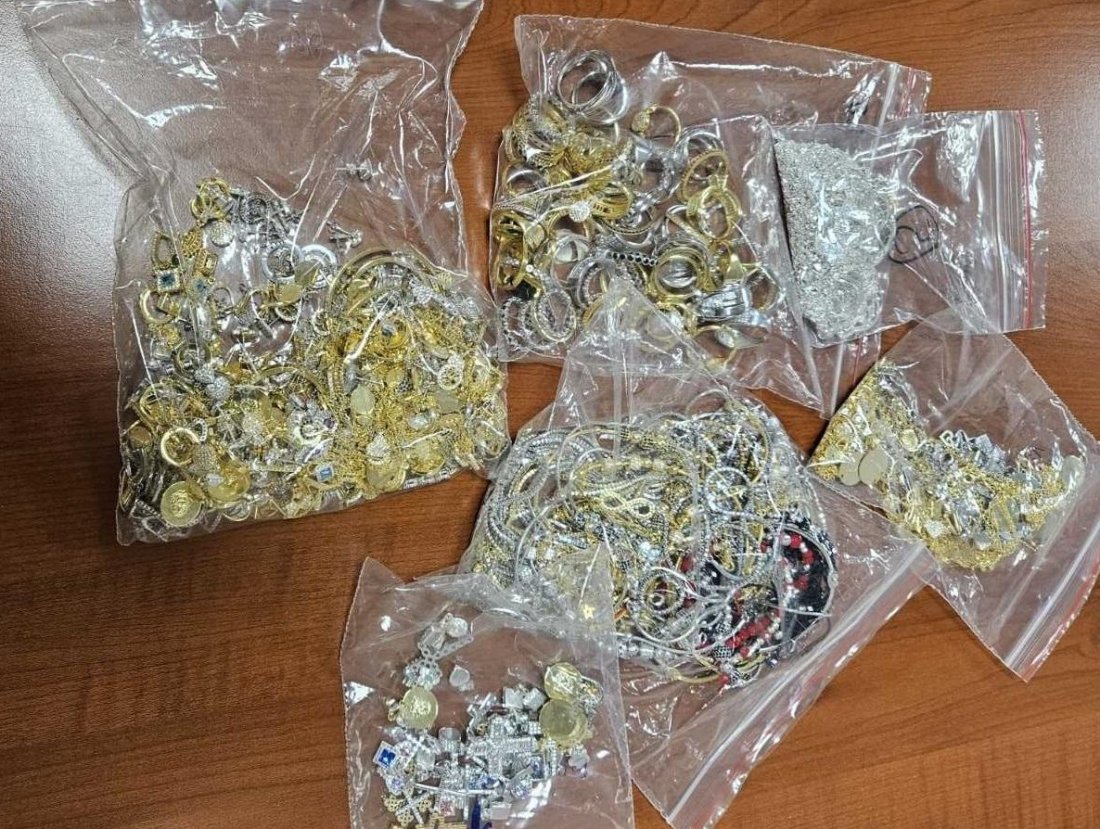 златни платинени накити 400 000 лева задържаха митничари капитан андреево