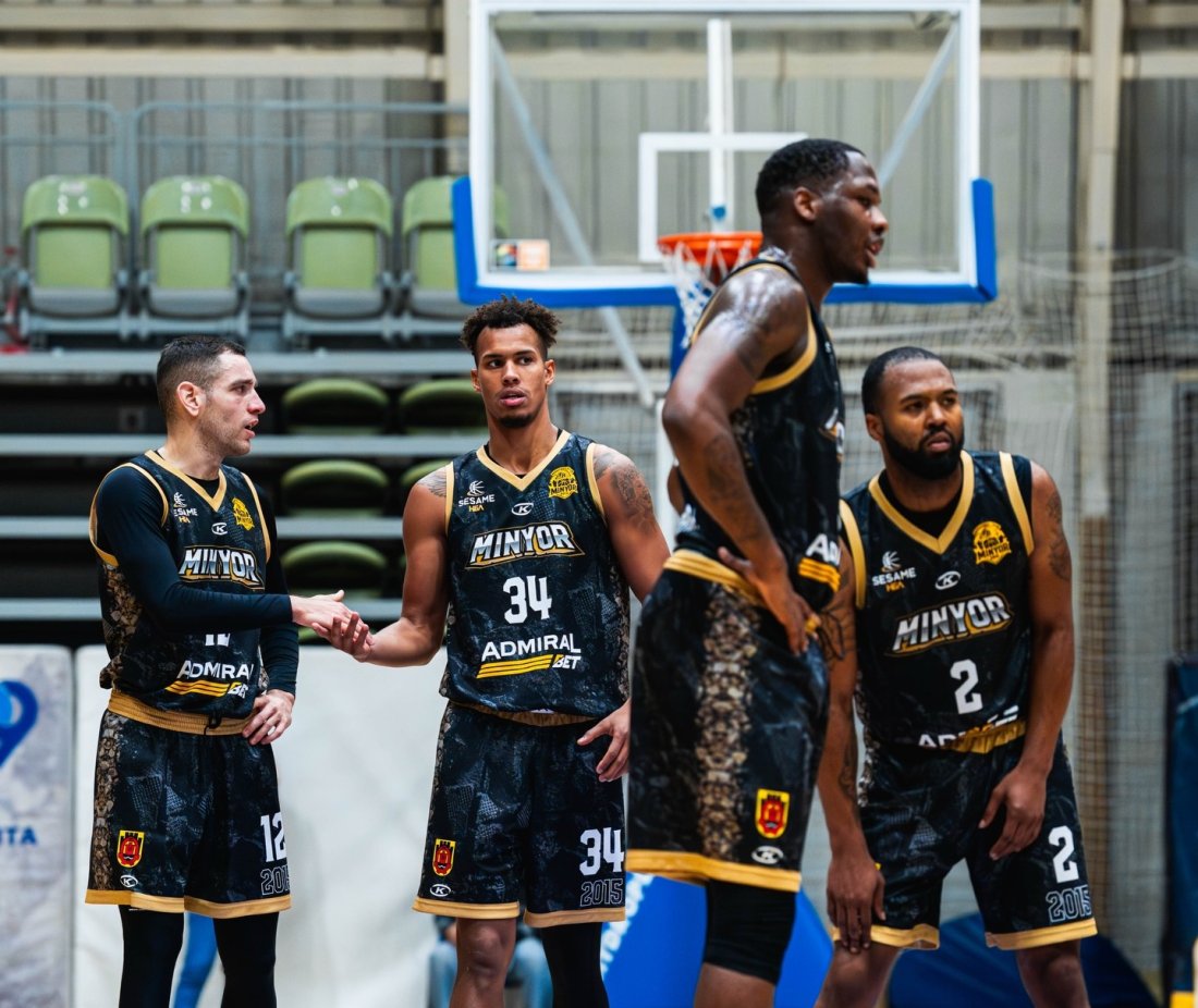 миньор 2015 надигна глава нбл