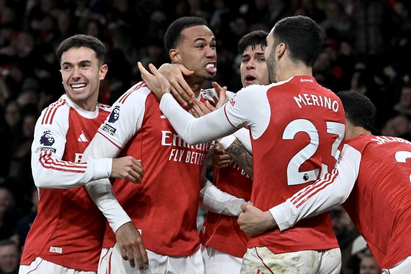 арсенал полетя астън вила едно полувреме