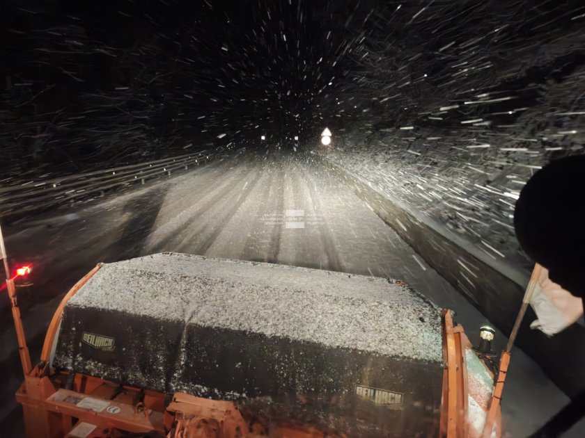 повече часа вали сняг прохода шипка опасност черен лед