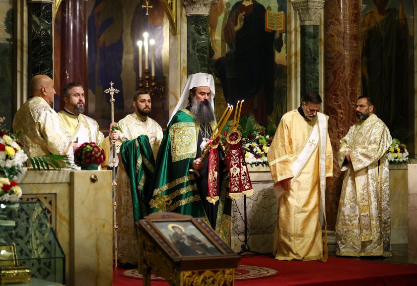 първия ден новата година молебен здраве света василева литургия отслужи патриарх даниил