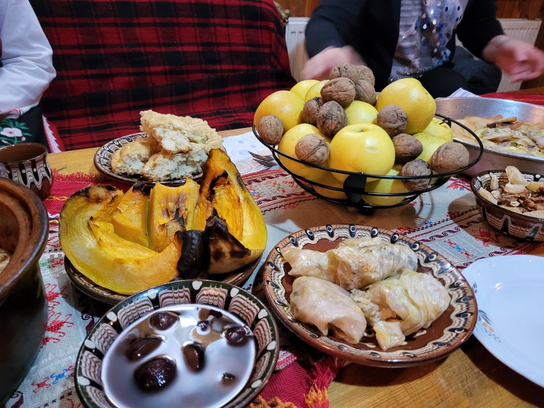 декември бъдни вечер ndash семейна вечеря постни ястия обредни хлябове