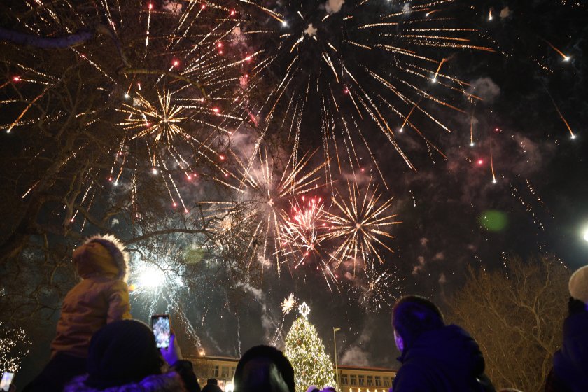 Нова година, нова валута: България празнува 2026 г. и отвори нова страница в историята си