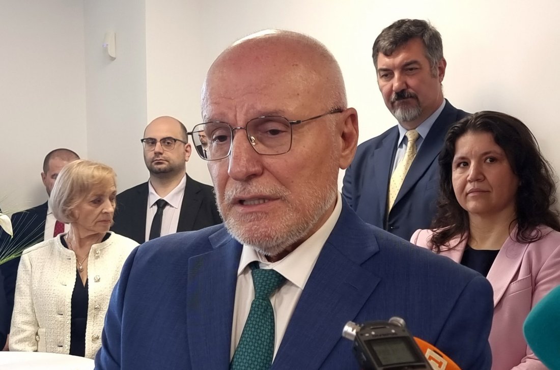​Управителят на БНБ Димитър Радев няма да приеме да стане