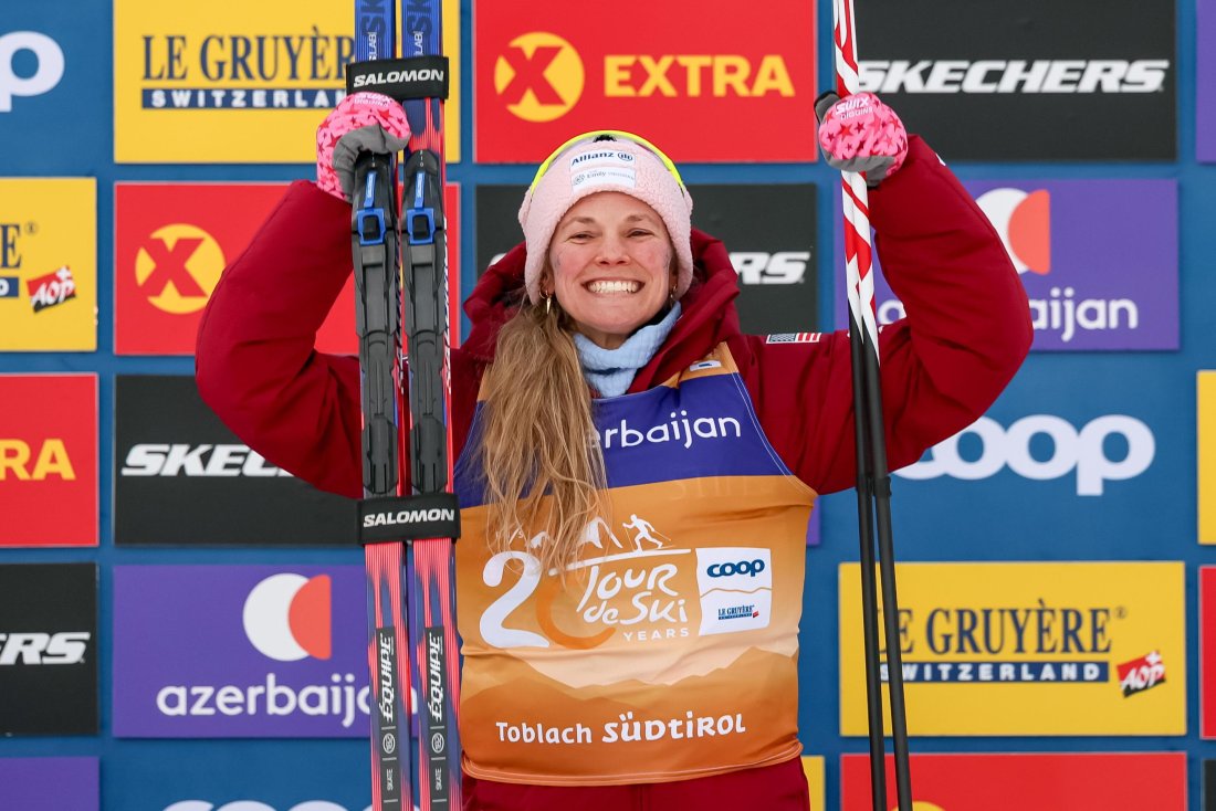 Джеси Дигинс триумфира в масовия старт при жените от веригата "Тур дьо ски"