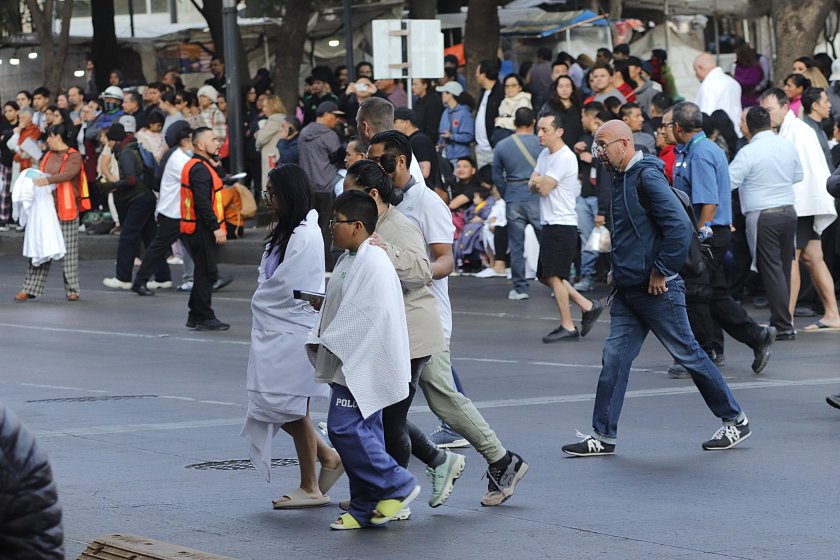 Най-малко двама души загинаха, а десетки са ранени след .Трусът
