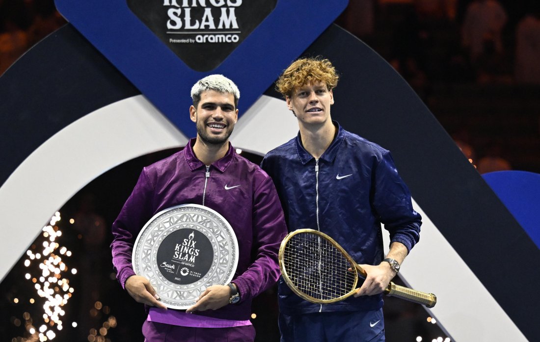 яник синер победи карлос алкарас финала демонстративния турнир тенис мъже шестимата крале рияд