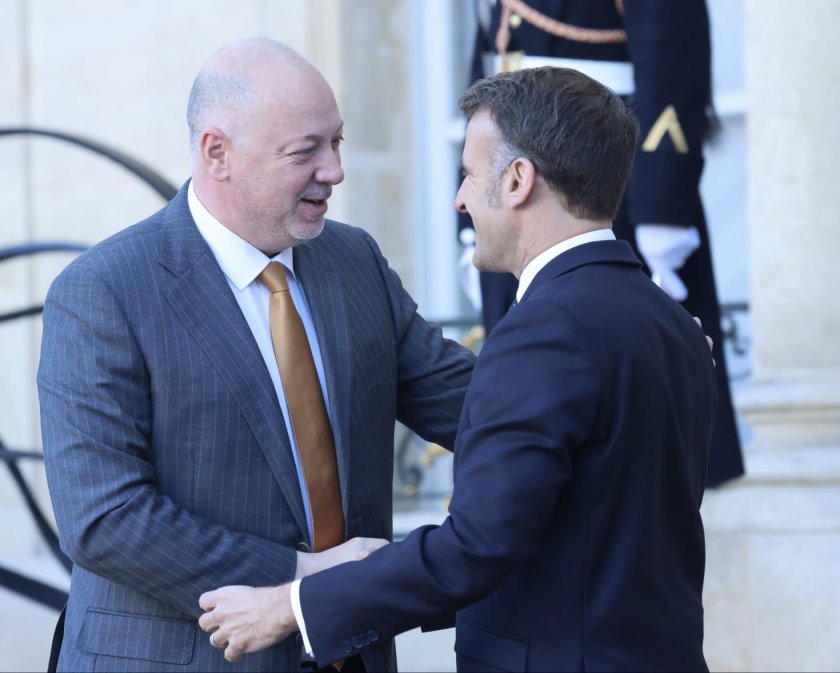 rosen zhelyazkov arrived paris participate meeting coalition willing