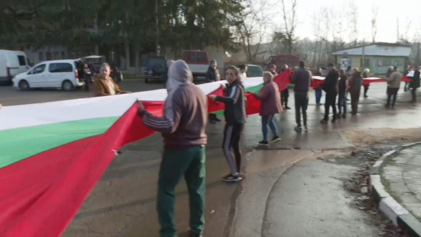 100-метров български флаг ще бъде пренесен от село Николаевка до