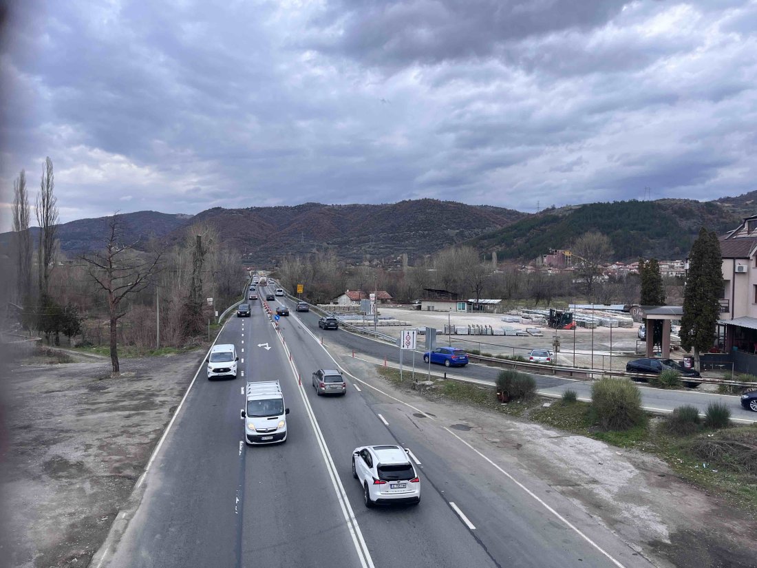 Около 100 000 автомобила се връщат в София след празничните