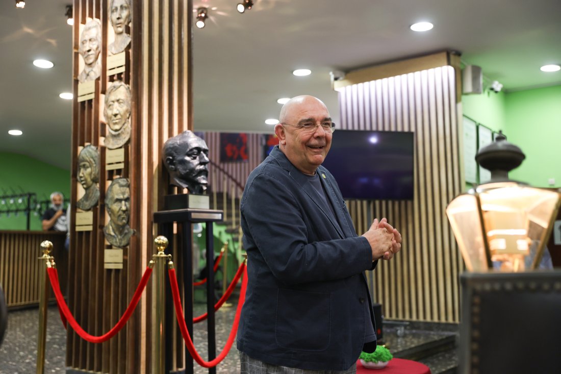 сатирата обявява конкурс написване нова българска комедия