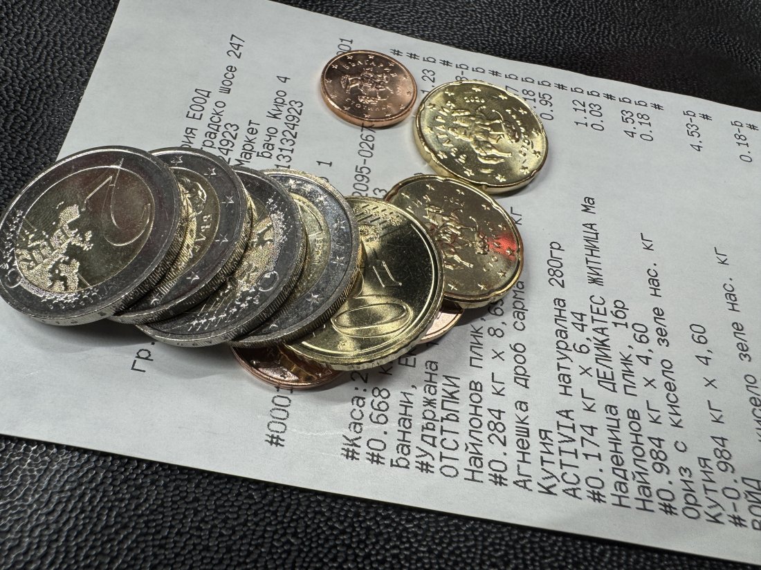 Процесът по приемане на еврото в България преминава гладко, с