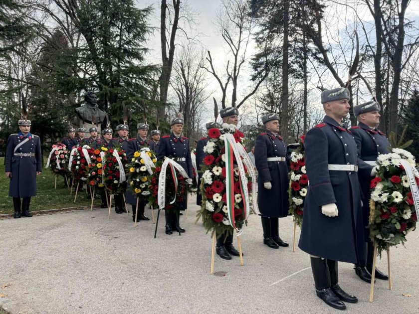 софия отбеляза 178 години рождението христо ботев снимки