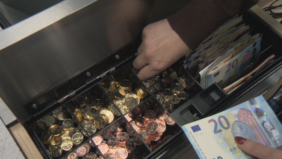 Процесът по приемане на еврото в България преминава гладко, с