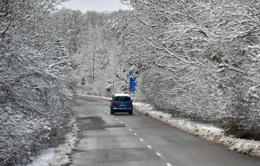 обстановката русенско снеговалежите нормализира населени места без ток вода