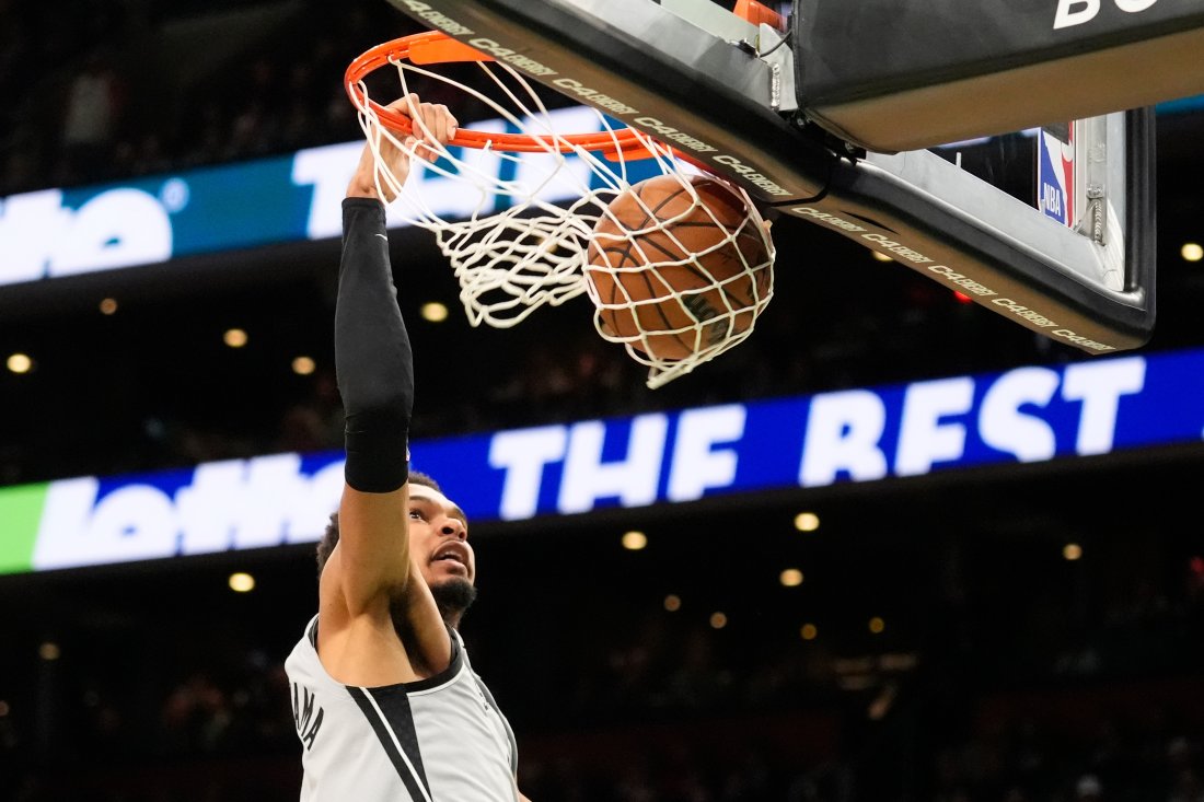 Виктор Уембаняма изведе Сан Антонио до победа срещу Бостън