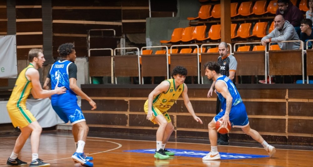 Шумен Рилски спортист Деян Карамфилов Джейлън Томас