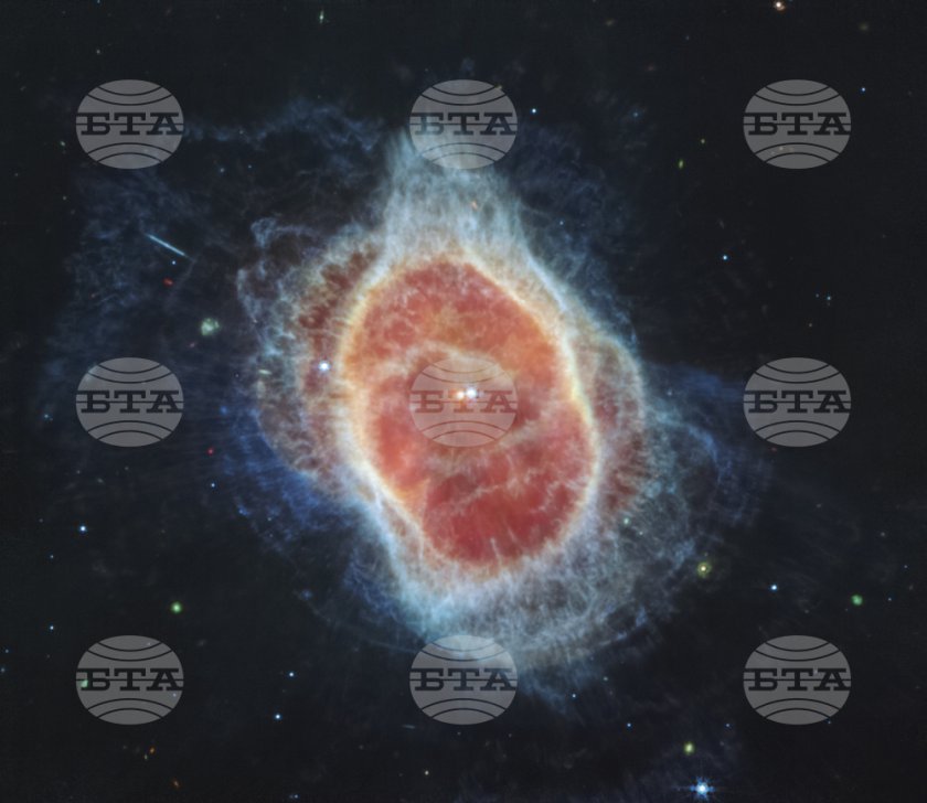 бяло джудже създава цветна ударна вълна космоса