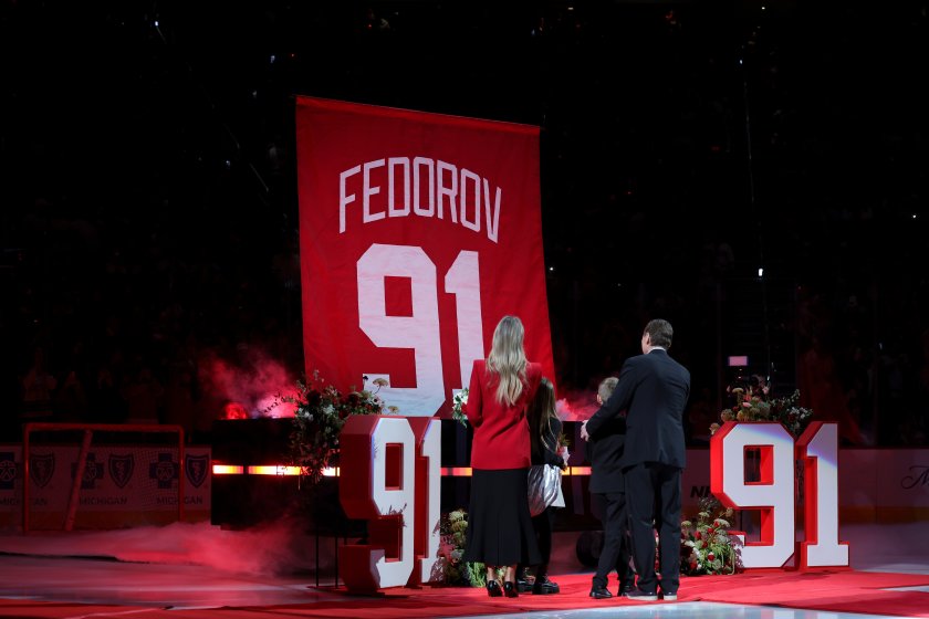 Детройт Ред Уингс извади от употреба номер 91 на Сергей Фьодоров