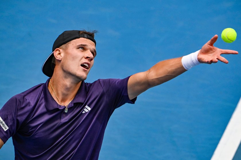 якуб меншик триумфира окланд тайбрек втория сет