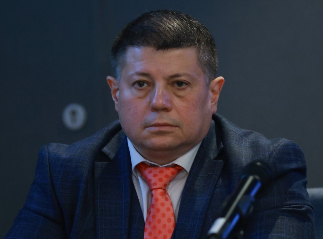 Володя Златев