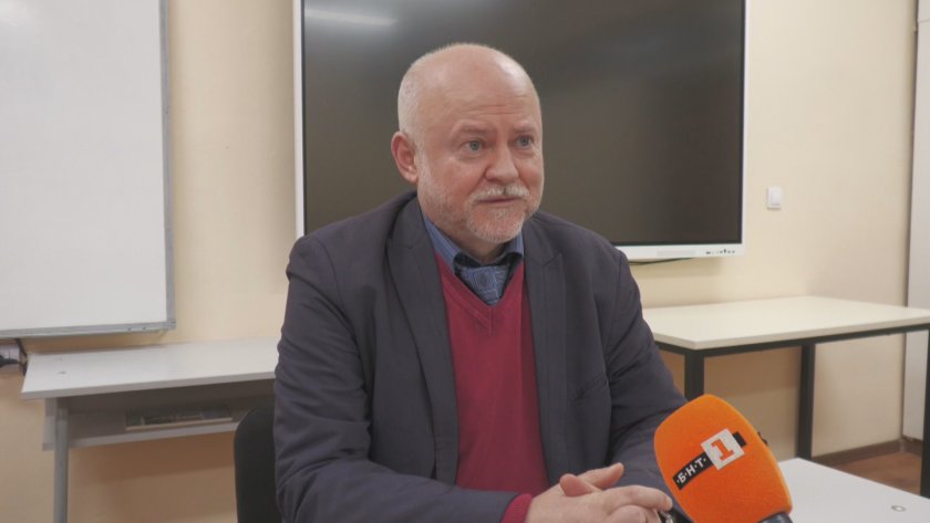 Машини, хартия или сканиращи устройства. Залогът този път не е