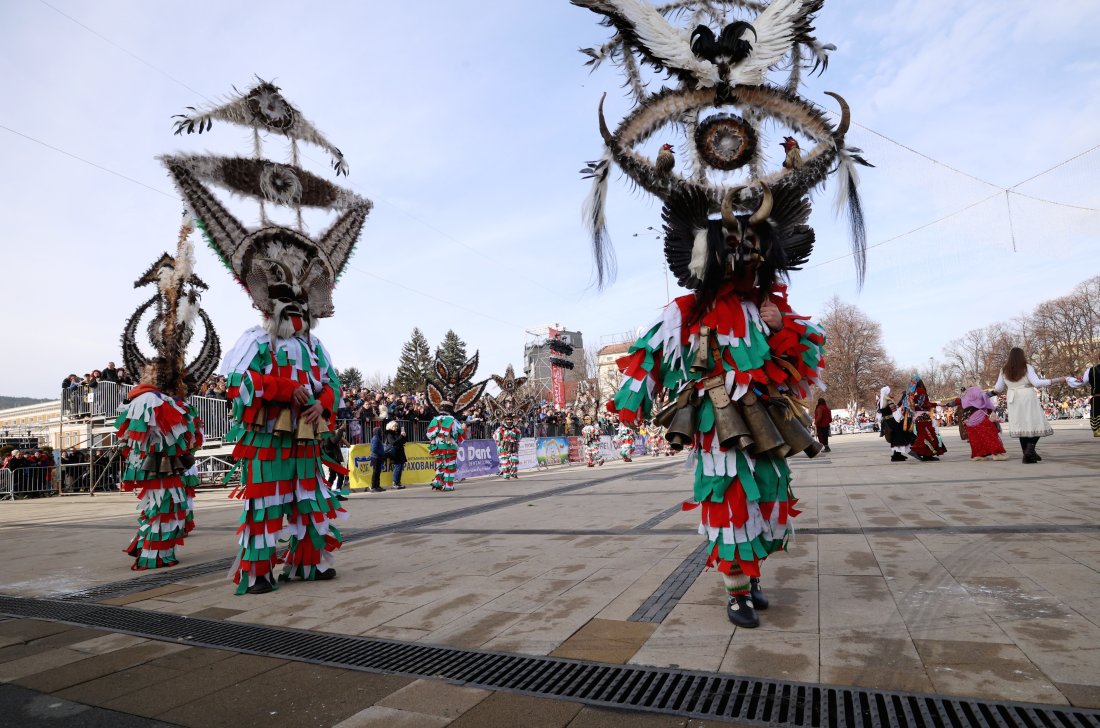 От 16.00 ч. в петък (16 януари) до 15.00 ч.