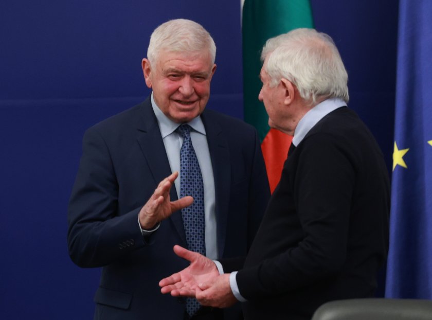 вдигат заплатите бюджетния сектор очакванията изплатят задна дата февруари