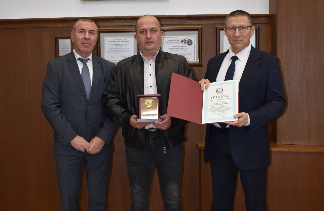 И.ф. главен прокурор Борислав Сарафов награди трима служители на МВР