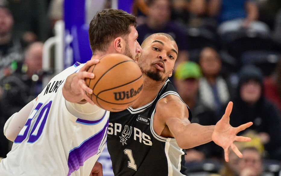 деарън фокс виктор уембаняма изведоха сан антонио успеха юта джаз