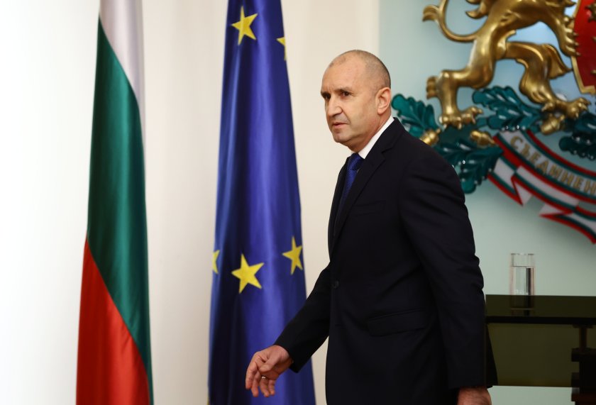 След 9 години на поста държавен глава Румен Радев напуска