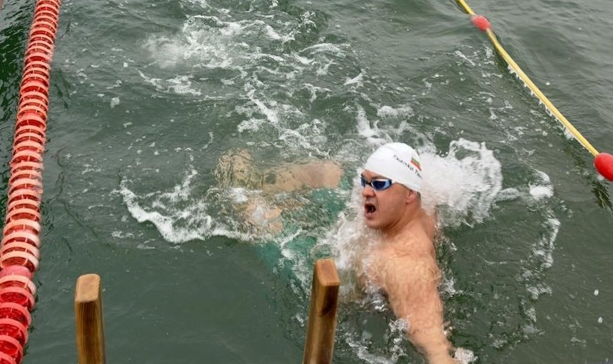 цанко цанков триумфира световната купа зимно плуване гдиня